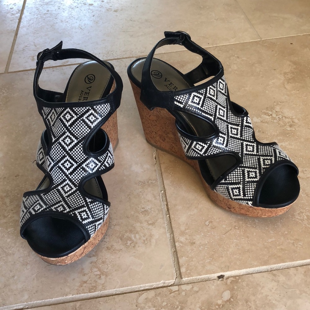 Versona Aztec Print Wedge Heel